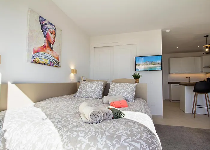 Apartment Front In Elviria *